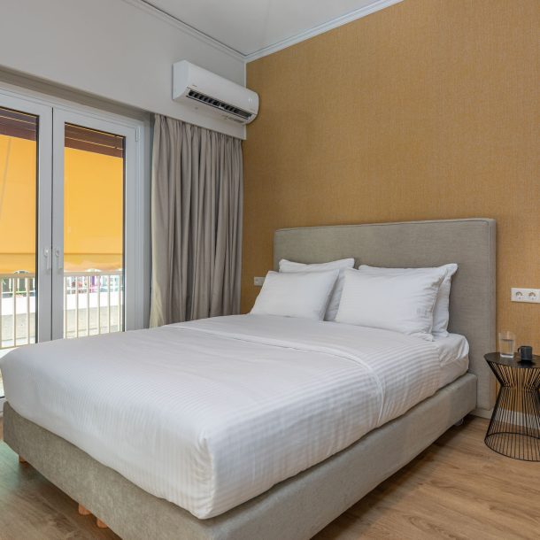 beehive apartments kipseli athens double bedroom with balcony