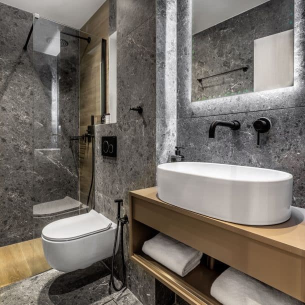 beehive apartments kipseli athens bathroom